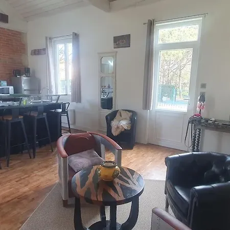 Proche De L'amelie - 3057