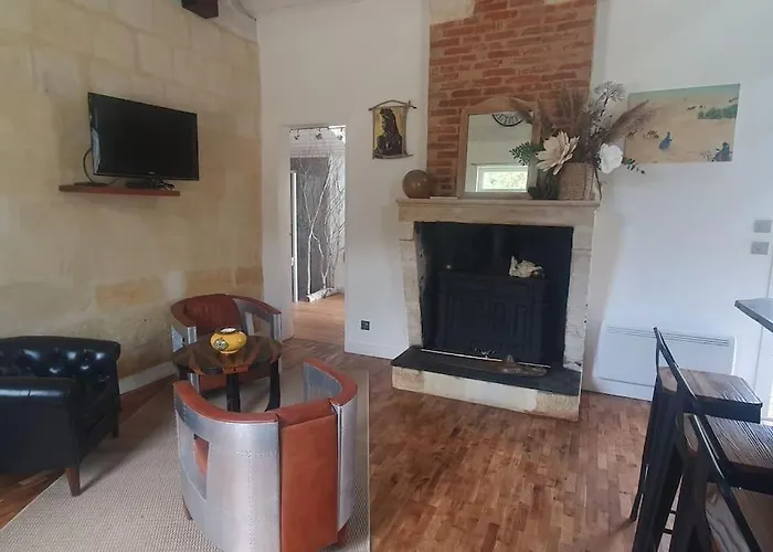 Proche De L'amelie - 3057 *